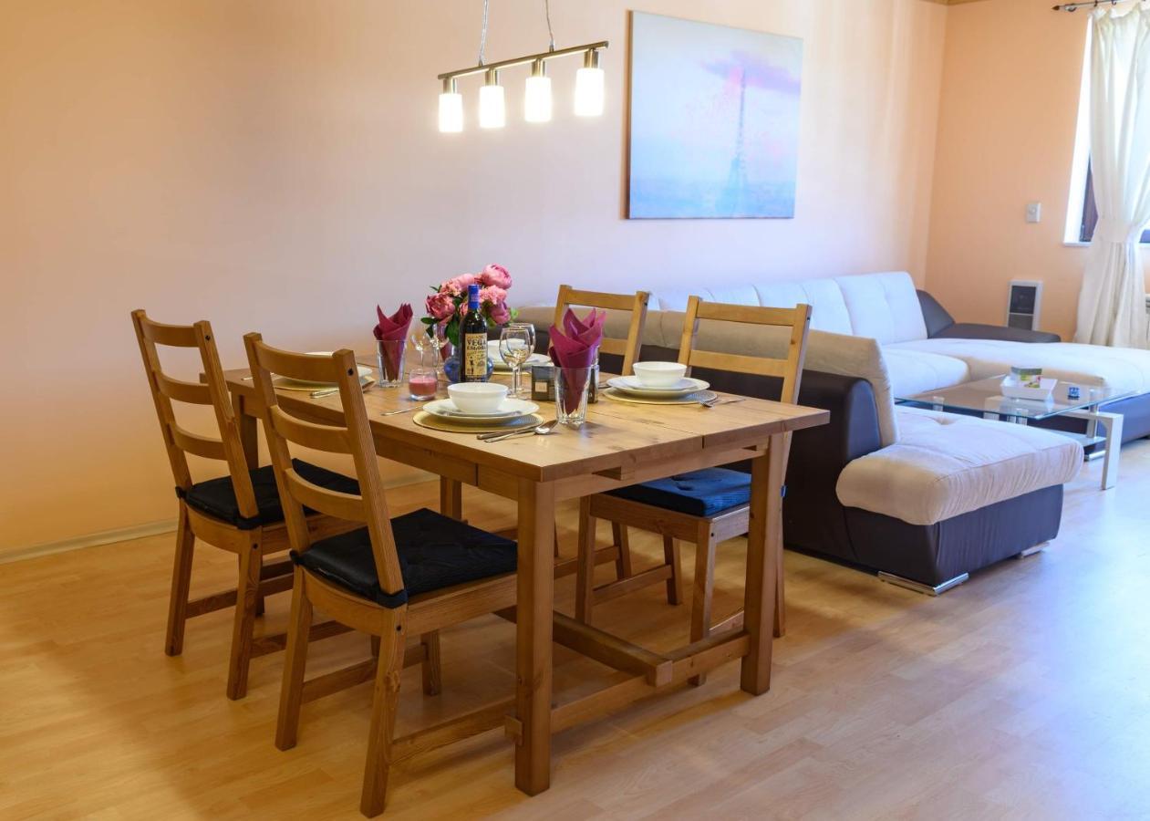 Pearl Apartments פמפורובו מראה חיצוני תמונה